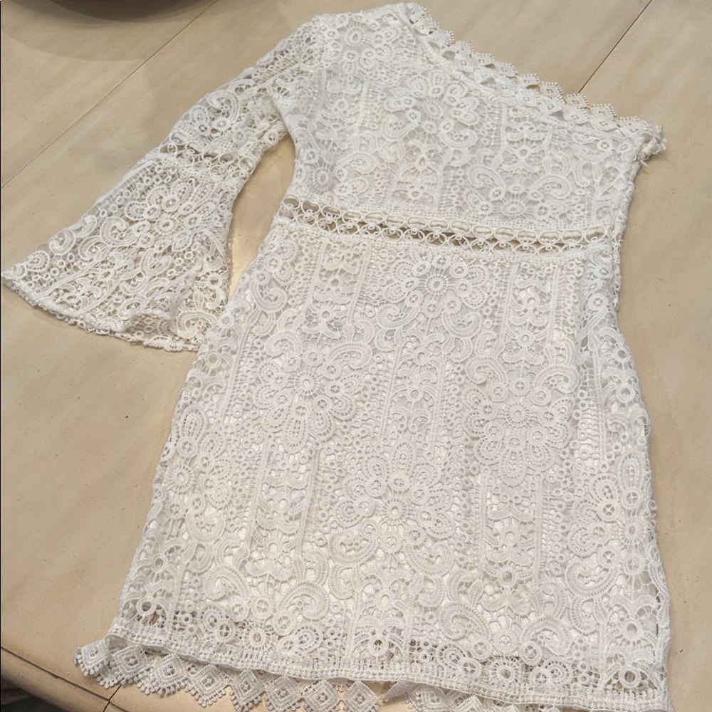 XS Women's Asymmetrical Lace Dress - White